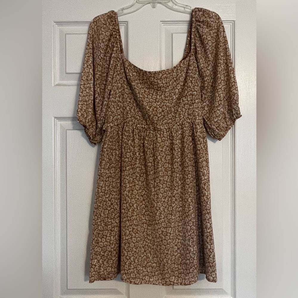 Tan Flowered Sundress 🤎 - Picture 3 of 5